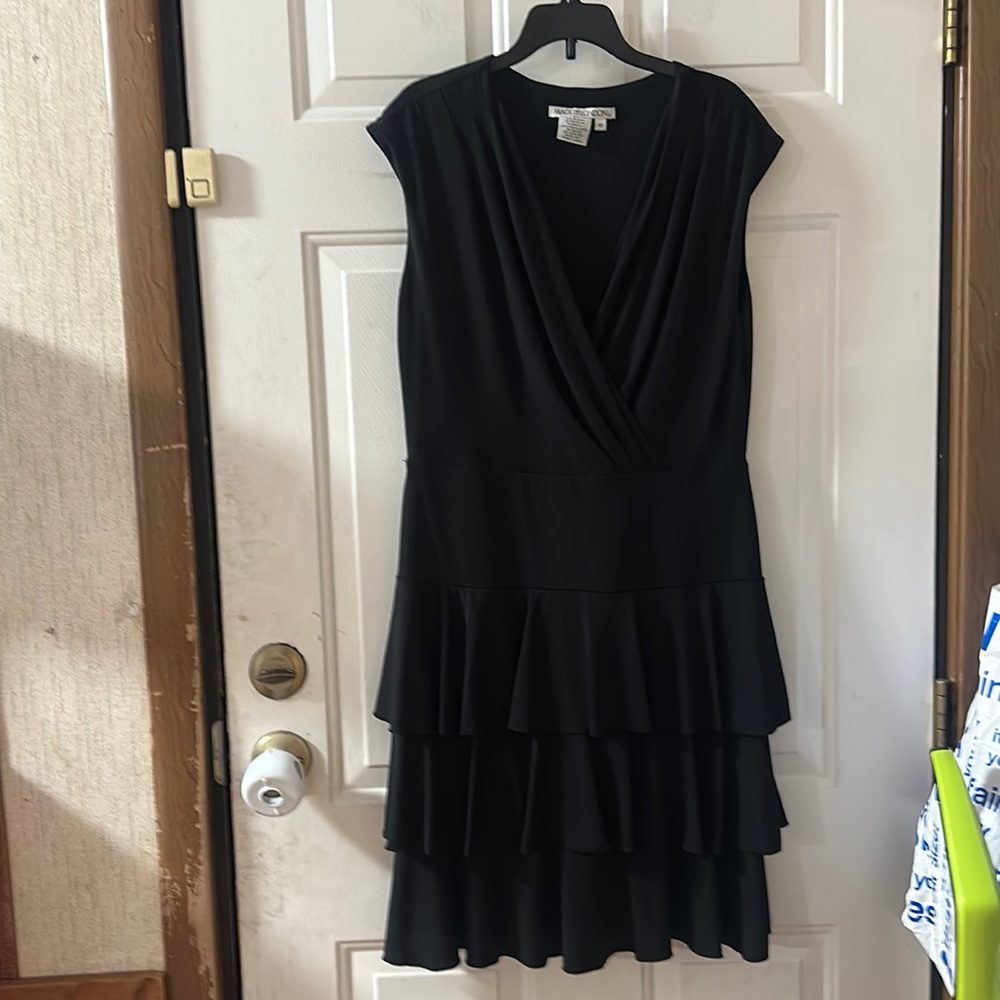 MAGGY LONDON BLACK FORMAL DRESS: GOOD CONDITION: SIZE 10
